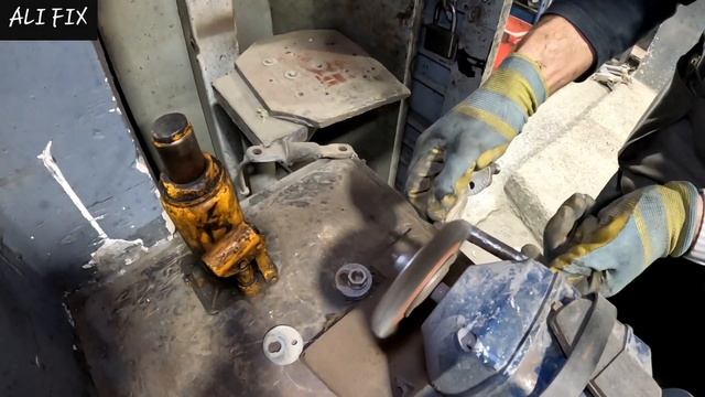 замена втулки переднего рычага ... Toyota Hilux 2005-2015 (крутящ?