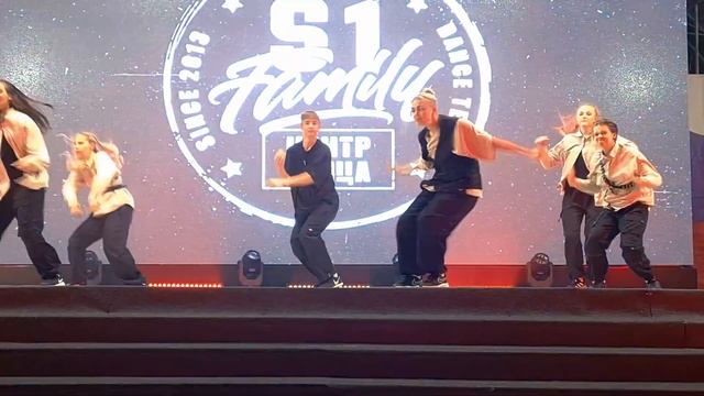 Заря. Взрослый состав смотреть онлайн