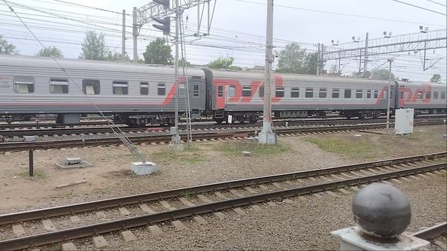 2 июня 2025 г. Электровоз ЭП2К-490 с Пассажирским поездом Тосно смотреть онлайн