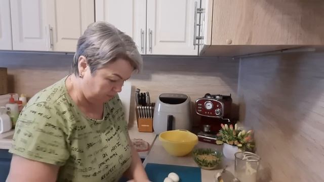 ЖДЕМ ГЕНЕРАТОР. БЫЛО СКУЧНО, СДЕЛАЛА САЛАТ ИЗ РОЛЛТОНА