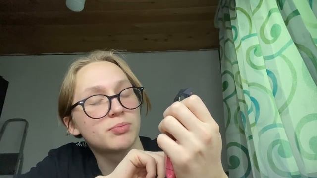 не монтированный 12 минутный обзор чипсов и кириешек с