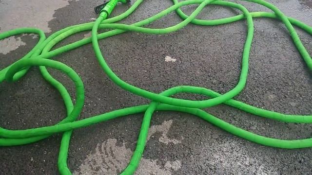 Растягивающийся шланг для полива