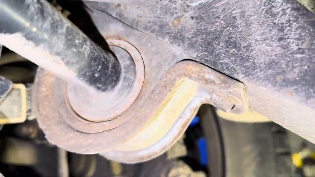 Износ подшипника заднего стабилизатора E70 X5