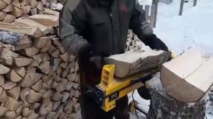 Дровокол электрический HLS-5500/52H HUTER - 3300Вт, бревно диаме?