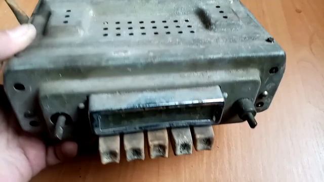 стара автомагнітола СРСР з драгметалами срібла