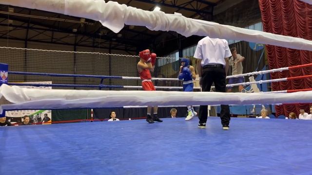 Соревнования по боксу / Юноши 2009-2010 / Вес 52 кг / Кривой с? смотреть онлайн