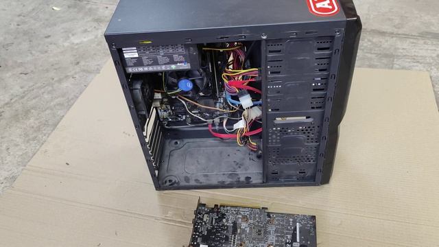 Як очистити системний блок ПК від пилу та бруду?! Профі