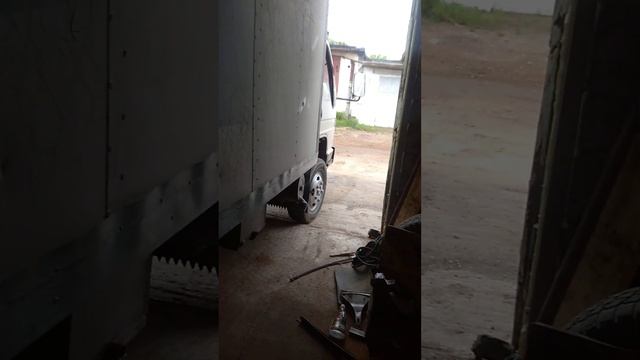 Хотелось поменять сальники Заднего моста а тут ДАЛБОЁ