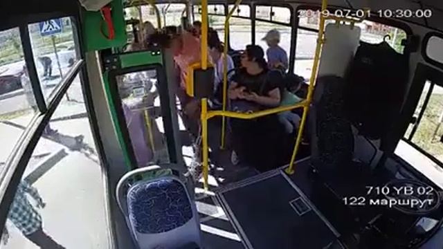 Автобус в Алмате поехал без водителя