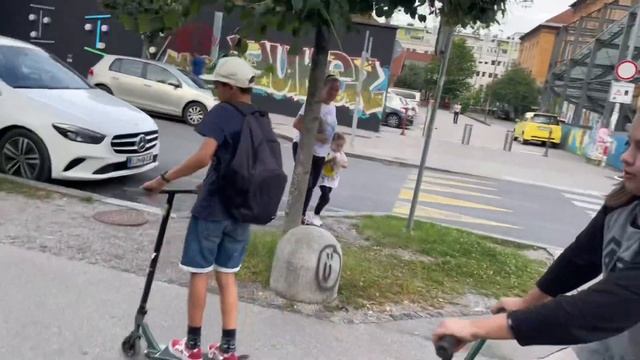 Кто сможет проехать дольше не касаясь земли? Самокат Vs