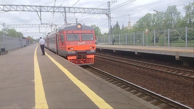 Электропоезд ЭТ2М-096 До станции Санкт-Петербург и Электропоезд ЭТ2М-125 До станции М.Вишера Колпино смотреть онлайн