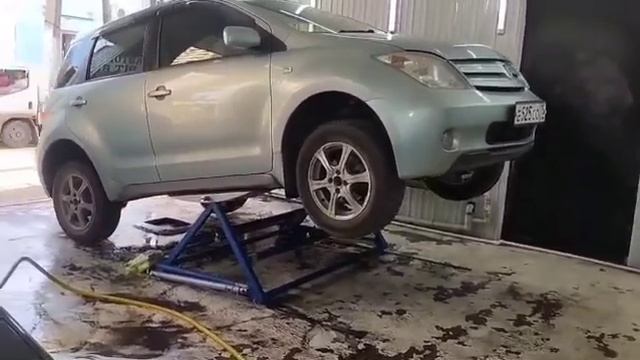 Подъемник для мойки днища автомобиля, не боится воды, ?