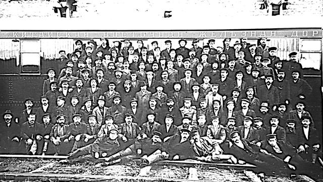 Старые фото работников завода Двигатель, Таллинн, 1902 смотреть онлайн