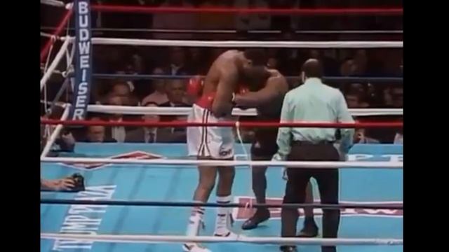 Бокс Майк Тайсон / Ларри Холмс смотреть онлайн