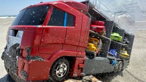 Автовоз собирает машинки