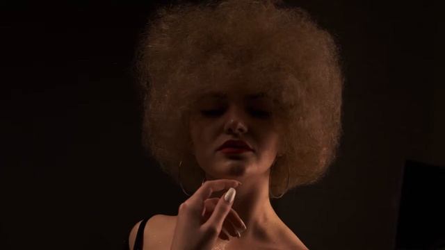 Неординарная прическа для фотосессии от парикмахера ? смотреть онлайн