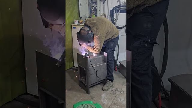 Самый компактный сварочный аппарат, который легко спр смотреть онлайн