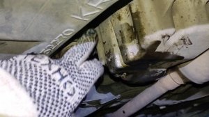 Замена масла в двигателе 1KR на Toyota Vitz 2018 год