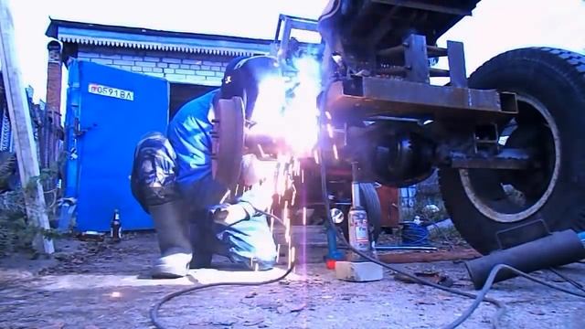 Самодельный трактор.Процесс сборки.Проварка узлов ра?