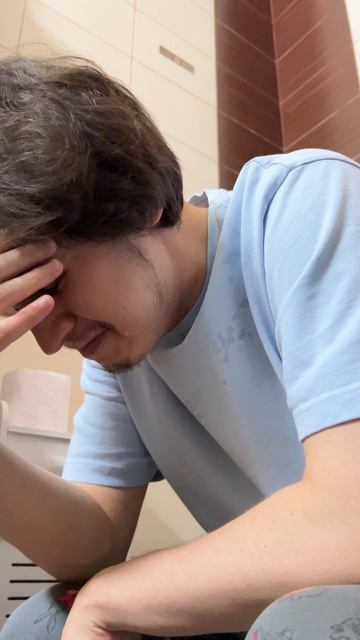 Капли возле унитаза