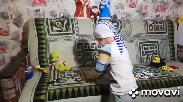 Распаковка подарка от Деда Мороза: Ретро автомобиль - 