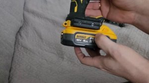 Распаковка Powerstack 1.7ah и сравнение с другими акб DeWALT