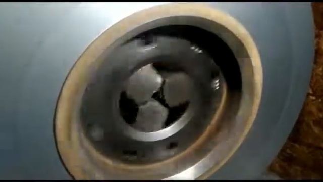 Проточка тормозного диска с малым вылетом ступицы.