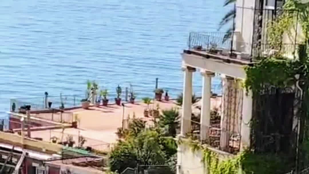 Прогулки по Италии, Средиземноморье. Древняя Скалея, соседствует с современностью. Путешествия. смотреть онлайн