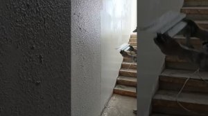 Механизированная шпаклёвка лестничного марша.