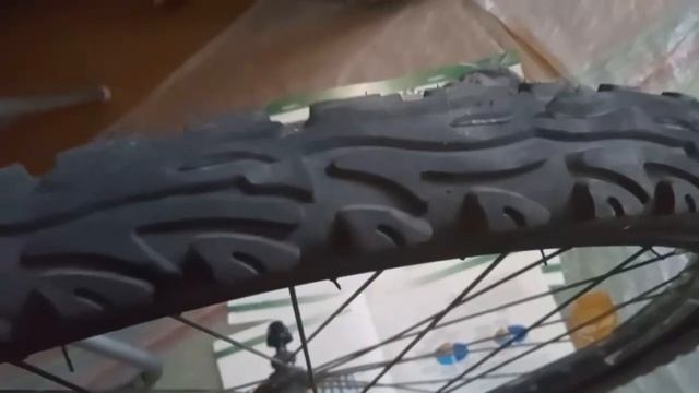 Велосипедна антипрокольна покришка Deli Tire S-616. Наїхав н