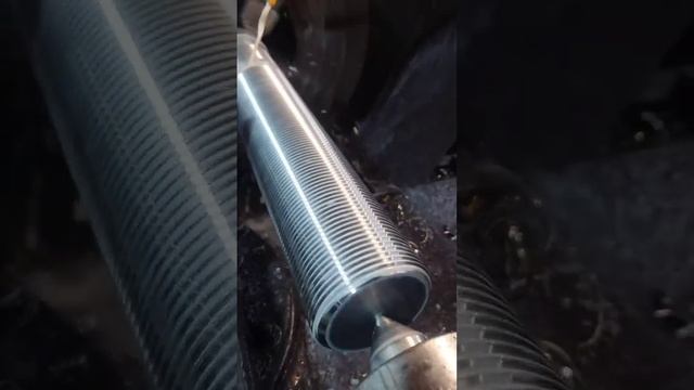 Нарезка резьбы М80 шаг 4 на токарном станке смотреть онлайн