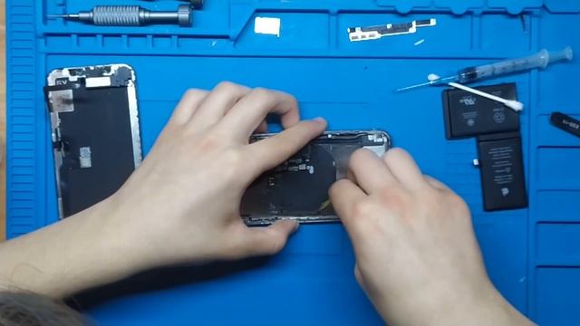 iPhone X ЗАМЕНА АККУМУЛЯТОРА смотреть онлайн