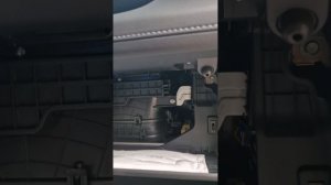 Hyundai Santa Fe 4 (2023) замена салонного фильтра