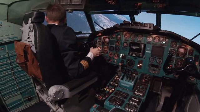 Посадка без двигателей после столкновения с птицами н