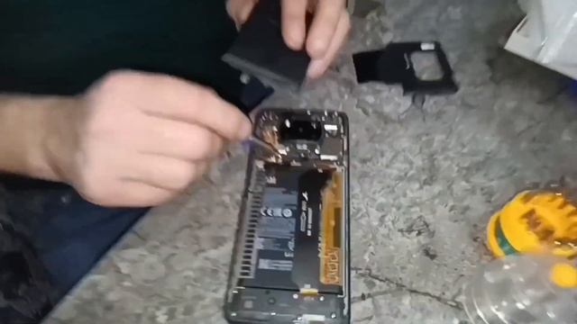 Замена батарейки на телефоне Poco X3 Pro