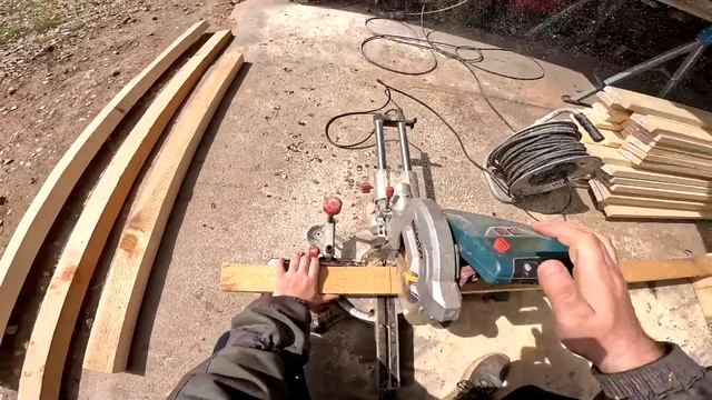 Моя помощница ! Сарай готов ! Можно захламлять ! Корм цыплятам купил ! ХУТОР В ЛЕСУ №696 смотреть онлайн