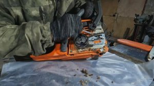 Бензопила HUSQVARNA 135. Готовим к работе.