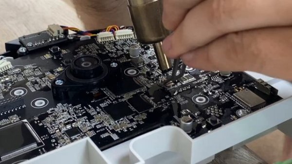 Ремонт Xiaomi Mi Robot Vacuum — Решение проблемы с внезапным отключением