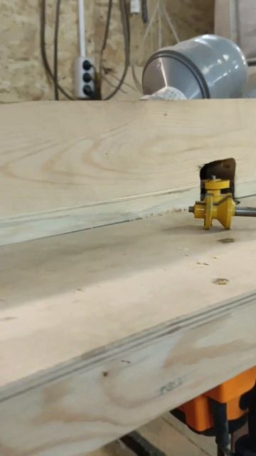 Изготовление вагонки в мастерской с помощью ручного ф смотреть онлайн