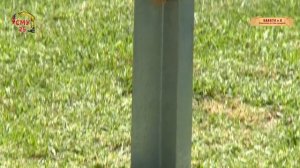 Монтаж забивных опор для  забора с помощью кувалды