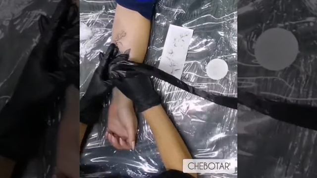 ТАТУИРОВКА - РАБОЧИЙ ПРОЦЕСС | ТАТУ БАБОЧКА, ЦВЕТЫ | ТА смотреть онлайн