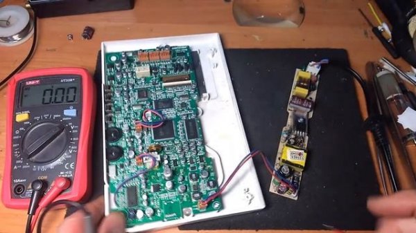 COMMAX CDV-35HM не вмикається