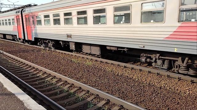 4 июня 2025 г. Электропоезд ЭТ2М-058 Следует с резервом Обухово смотреть онлайн