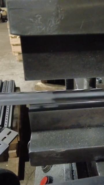 Пробивной пресс \ Случай на заводе смотреть онлайн