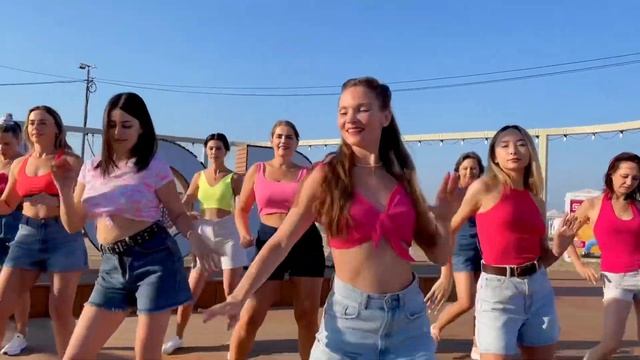 Давно мечтала научиться танцевать бачату? Сейчас - сам смотреть онлайн