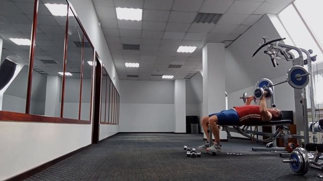 Разминка перед йогой под лезгинку.