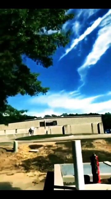 Сигарообразный НЛО .Где-то в южной Америке .Март 2023 г . смотреть онлайн