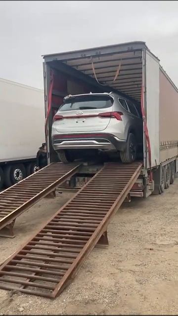 Новый Santa Fe 2022 с бензиновым двигателем 3,5. Процесс погр? смотреть онлайн