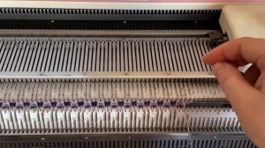 Перенос петель на вязальной машине трансферной иглой