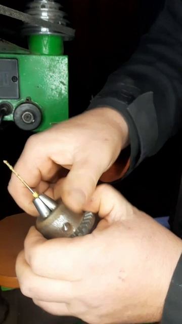 Якщо сверло дуже мале і патрон не зажима. смотреть онлайн